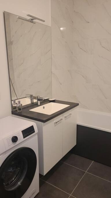 Appartement Chic 5 Min Disneyland/Vallee Village 塞里斯 外观 照片